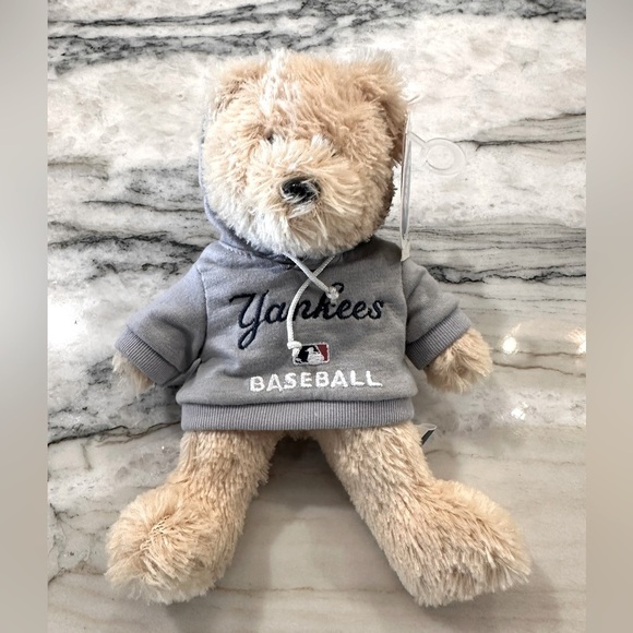 Forever Collectibles Other - MLB New York Yankees pushes bear stuffed animal forever collectibles